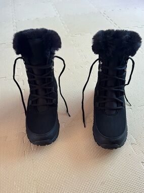 Lands' End Black Lace-Up Faux Fur Winter Boots
